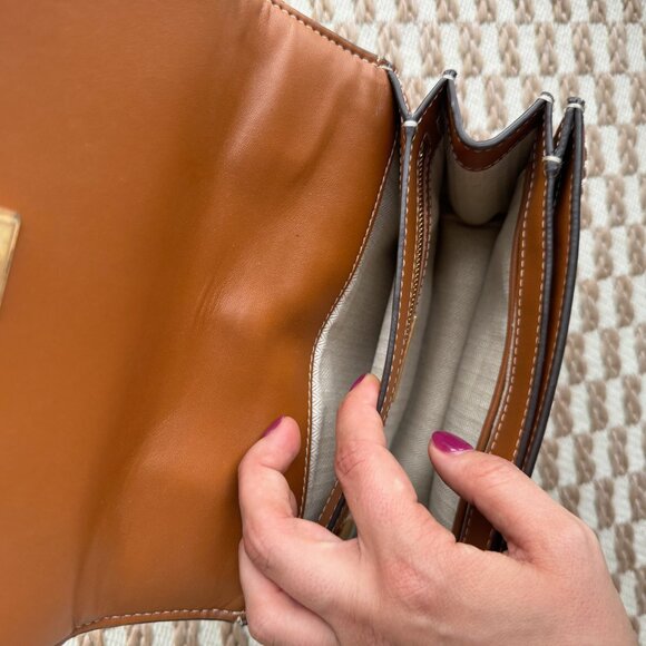 Tory Burch Cream Purse - Picture 12 of 13